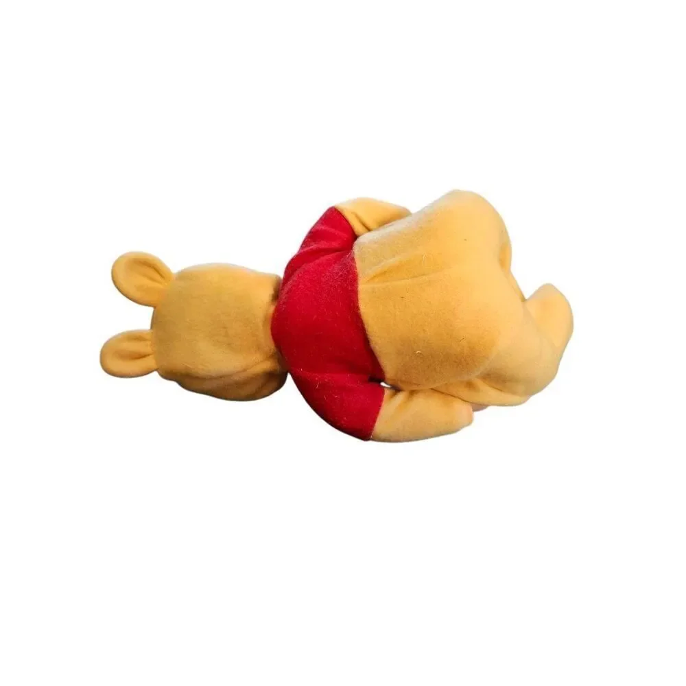 DISNEY WINNIE THE POOR NEED A HUG, POOH Cindy McClure Porcelain. 1997
